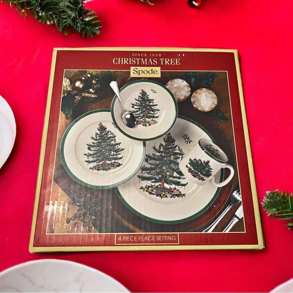 Spode Christmas Tree Dinnerware 4-Piece Plate Setting NEW in Box